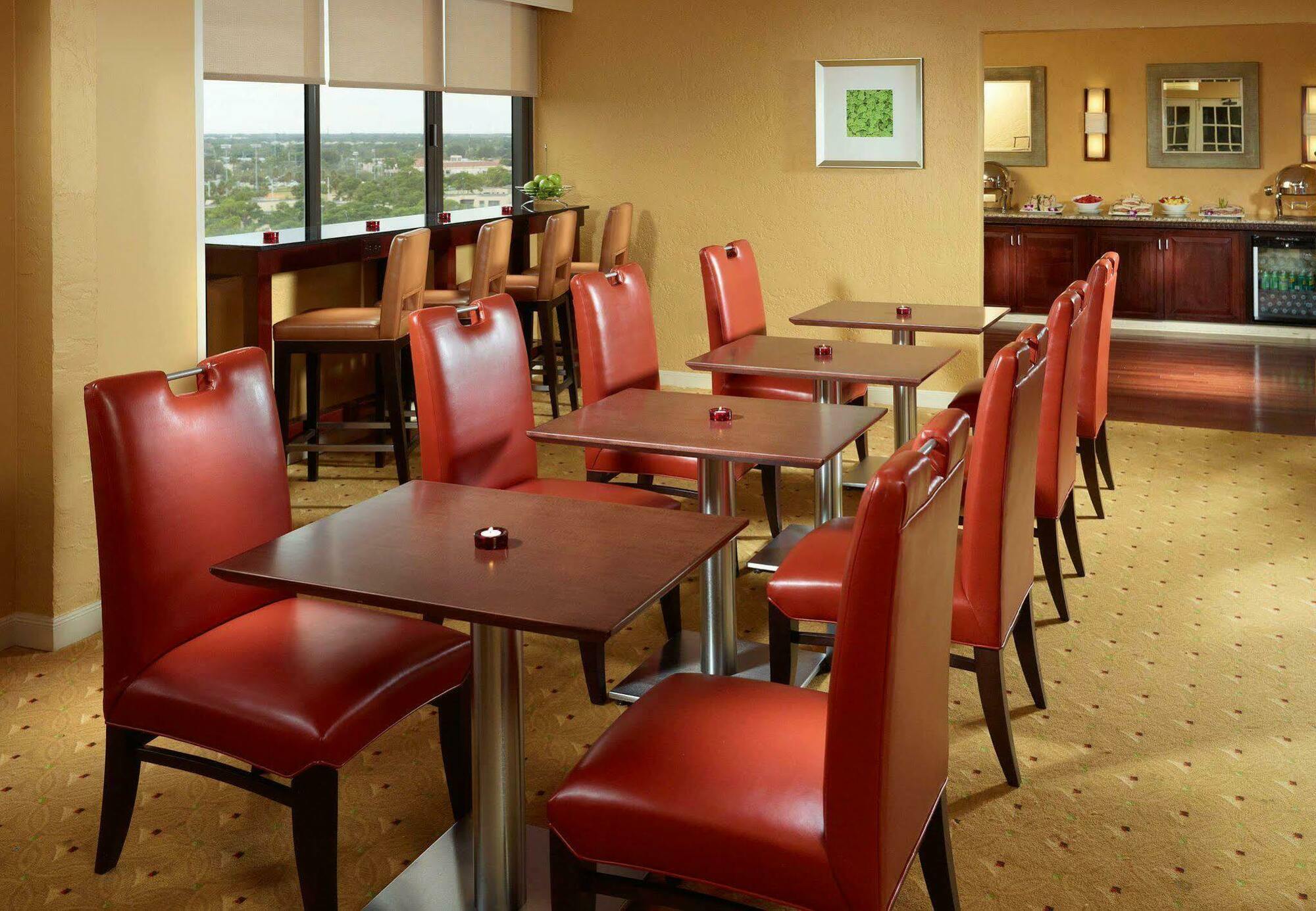 Hotel Palm Gardens Marriott 4*