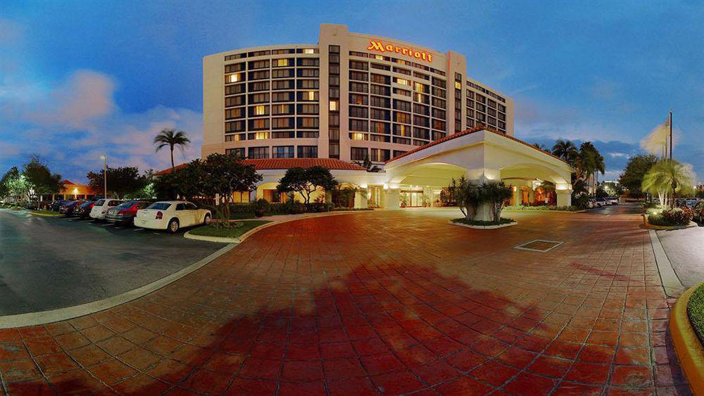 Hotel Palm Gardens Marriott